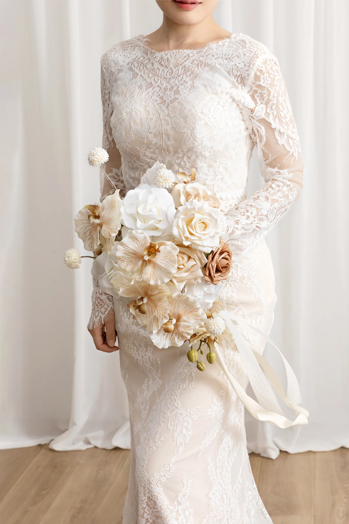 Small Cascade Bridal Bouquet in Tawny Beige